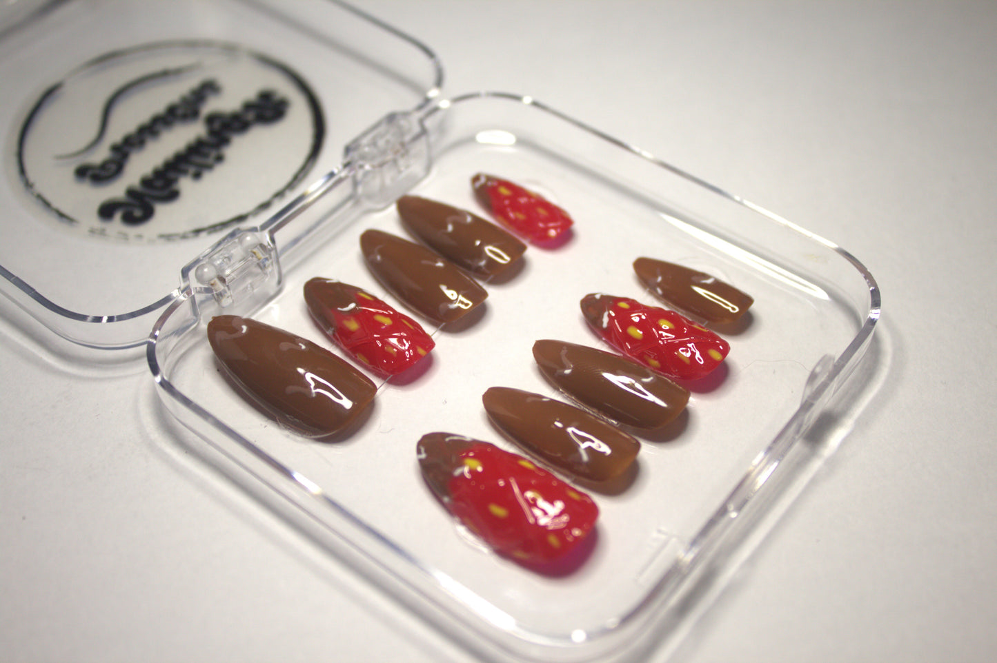 Chocolate Strawberries nails